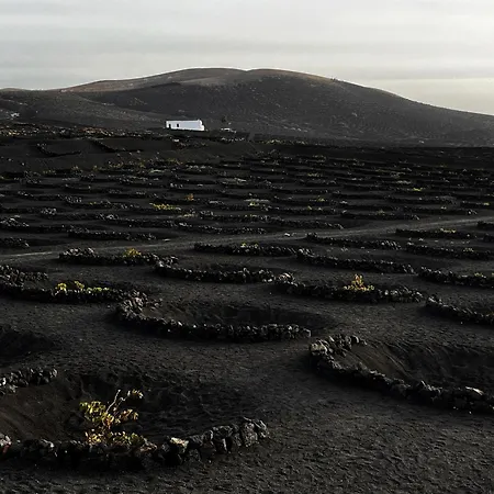 Casa Tie' Lanzarote Vista Mar - Piscina Relax - Adults Only Апартаменты *